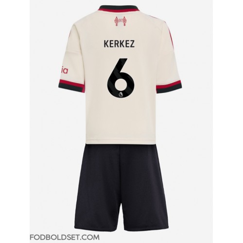 Liverpool Milos Kerkez #6 Udebane Trøje Børn 2025-26 Kortærmet (+ Korte bukser)